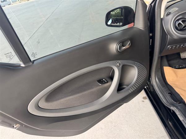 smart fortwo 2015款 1.0L 52千瓦硬顶激情版