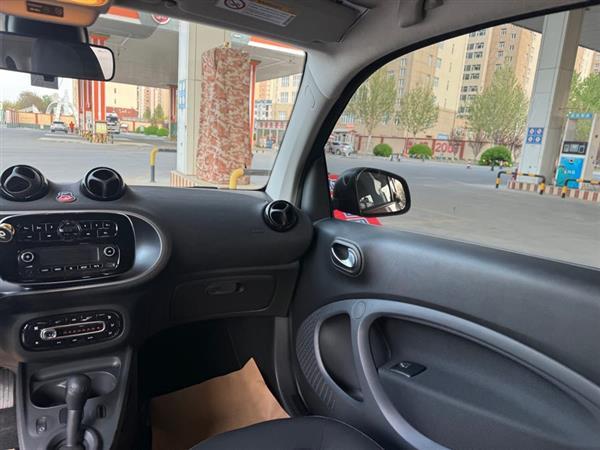smart fortwo 2015款 1.0L 52千瓦硬顶激情版