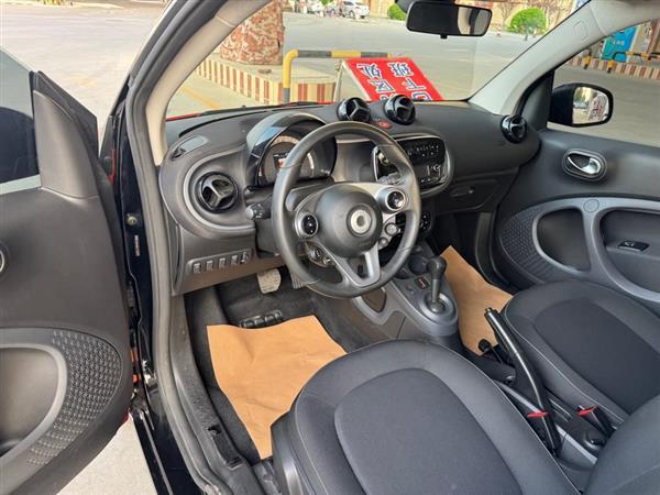 smart fortwo 2015款 1.0L 52千瓦硬顶激情版