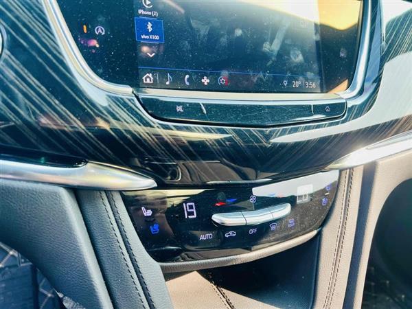 凯迪拉克XT6 2022款 2.0T 六座四驱豪华型