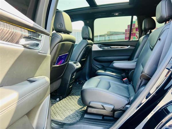 凯迪拉克XT6 2022款 2.0T 六座四驱豪华型