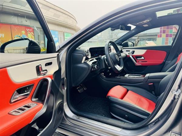 奔驰A级AMG(进口) 2024款 AMG A 35 4MATIC