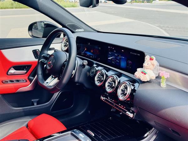 奔驰A级AMG(进口) 2024款 AMG A 35 4MATIC
