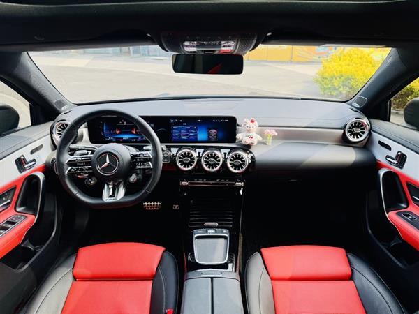 奔驰A级AMG(进口) 2024款 AMG A 35 4MATIC