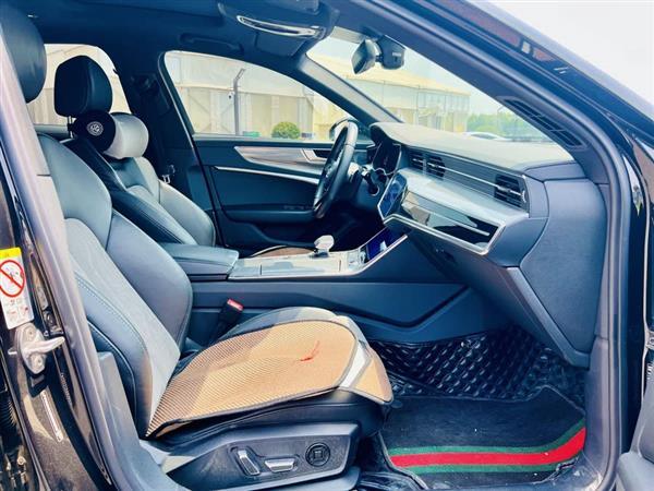 奥迪A6L 2023款 45 TFSI 臻选动感型