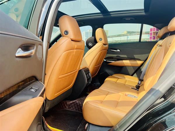 凯迪拉克XT4 2022款 28T 两驱尊贵型