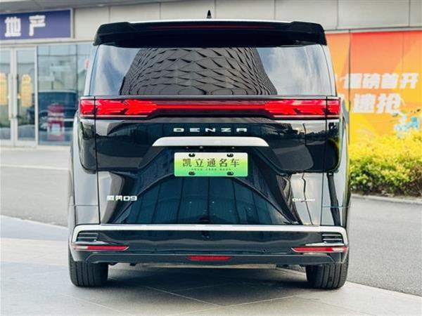 腾势D9 2022款 DM-i 970 四驱旗舰型