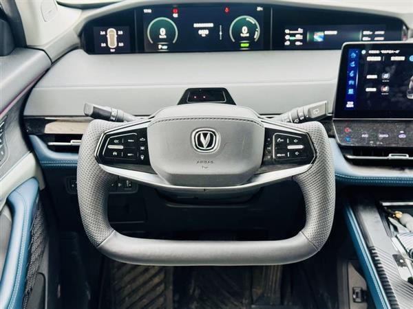 长安UNI-K 智电iDD 2022款 蓝鲸iDD 130km 1.5T 尊贵型