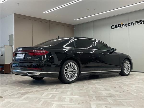 奥迪A8 2022款 A8L 50 TFSI quattro 舒适型典藏版