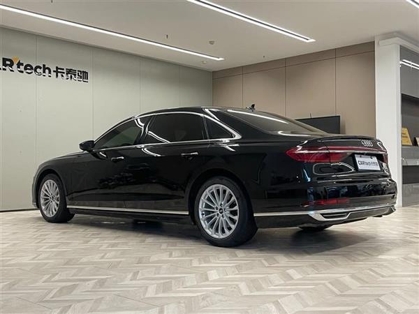 奥迪A8 2022款 A8L 50 TFSI quattro 舒适型典藏版