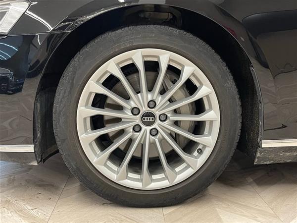 奥迪A8 2022款 A8L 50 TFSI quattro 舒适型典藏版