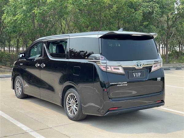 威尔法 2021款 皇冠 双擎 2.5L HV尊贵版