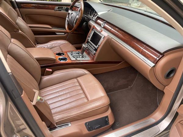 辉腾 2012款 3.0L 行政型