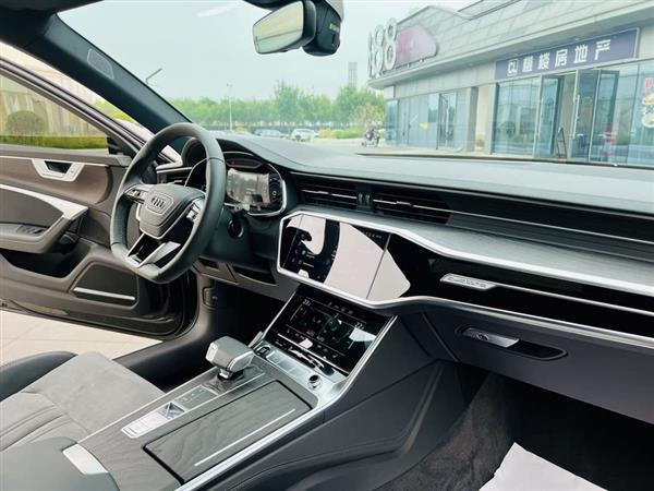 奥迪A6L 2023款 45 TFSI quattro 尊享动感型