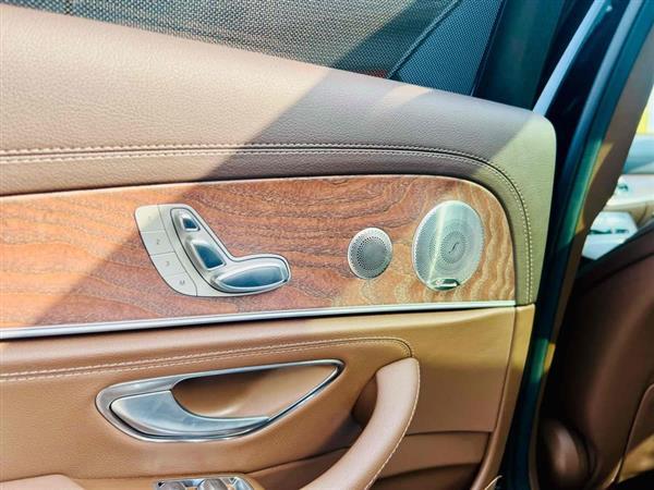 奔驰E级 2022款 E 300 L 豪华型