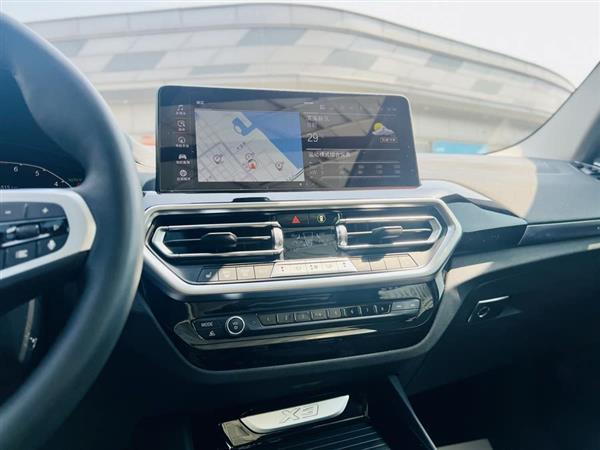 宝马X3 2022款 改款 xDrive25i M运动套装