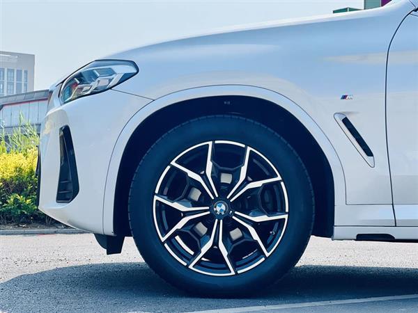 宝马X3 2022款 改款 xDrive25i M运动套装