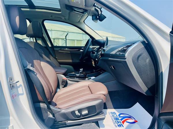 宝马X3 2022款 改款 xDrive25i M运动套装