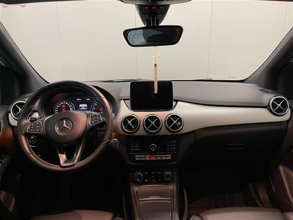奔驰B级 2019款 B 200 动感型