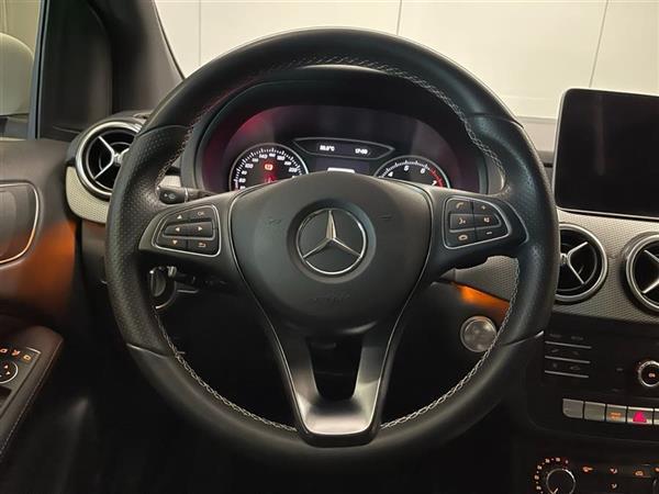 奔驰B级 2019款 B 200 动感型