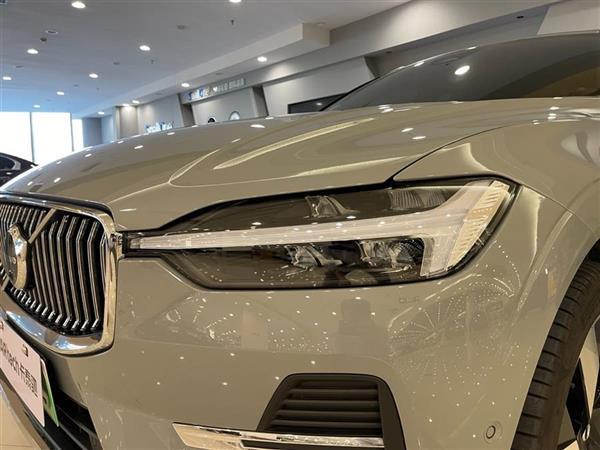 沃尔沃XC60插电式混动 2024款 T8 插电混动 长续航四驱智远豪华版