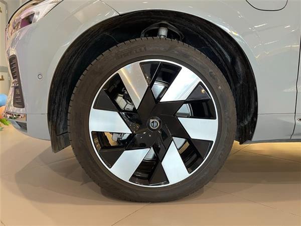沃尔沃XC60插电式混动 2024款 T8 插电混动 长续航四驱智远豪华版