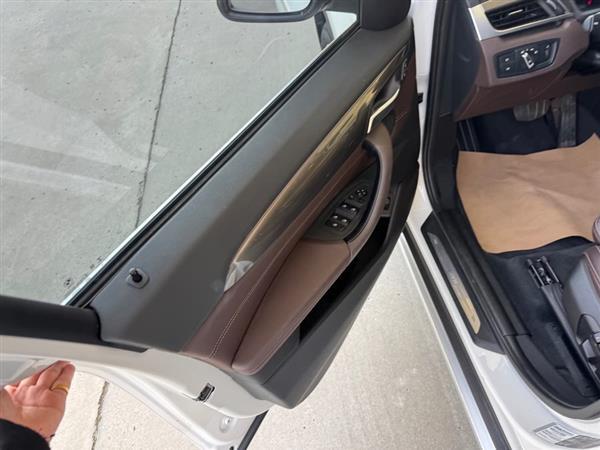 宝马X1 2019款 xDrive20Li 尊享型