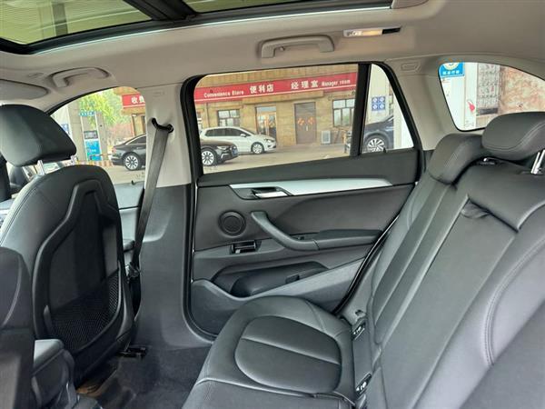 宝马X1 2016款 sDrive18Li 尊享型