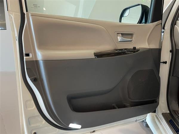 SIENNA 2015款 3.5L 两驱LE