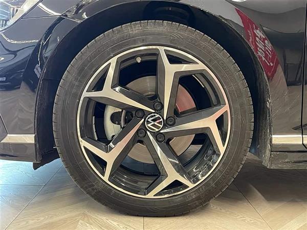 迈腾 2023款 200万辆纪念版 330TSI DSG豪华型
