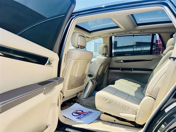 奔驰R级 2017款 R 320 4MATIC 商务型臻藏版