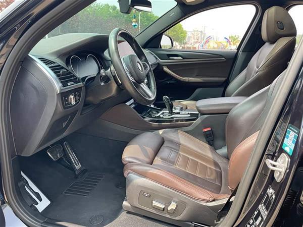 宝马X4 2019款 xDrive25i M越野套装