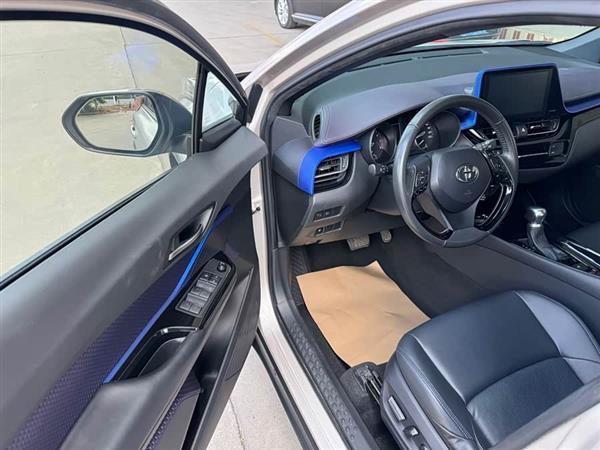 丰田C-HR 2020款 2.0L 领先版