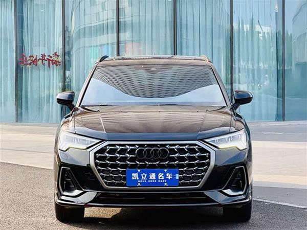 奥迪Q3 2023款 改款 45 TFSI quattro 时尚动感型