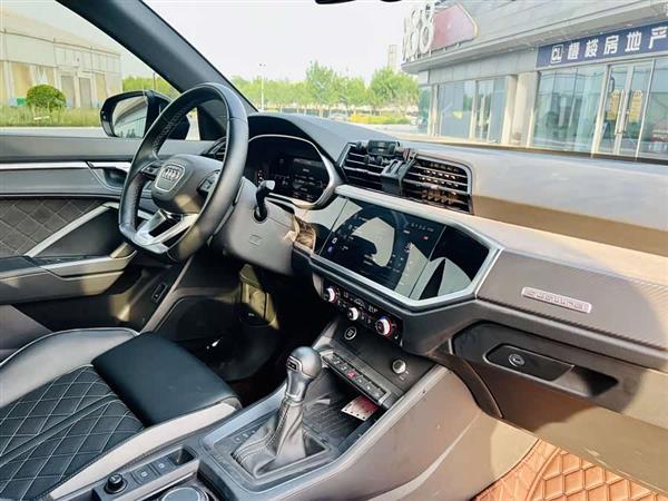 奥迪Q3 2023款 改款 45 TFSI quattro 时尚动感型