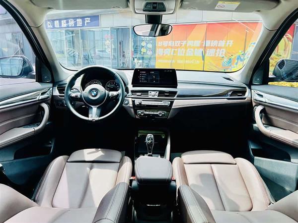 宝马X1 2022款 改款 xDrive25Li 尊享型