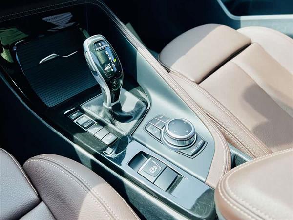 宝马X1 2022款 改款 xDrive25Li 尊享型