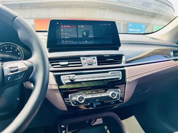 宝马X1 2022款 改款 xDrive25Li 尊享型