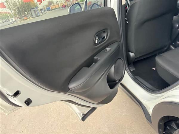 缤智 2018款 1.5L CVT两驱科技精英型