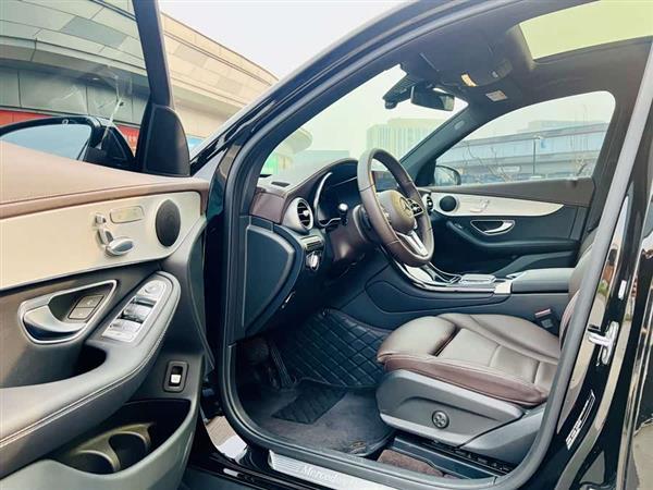 奔驰GLC 2022款 改款三 GLC 260 L 4MATIC 动感型