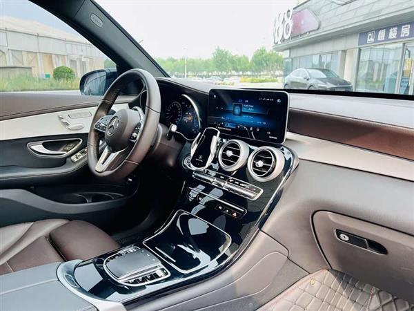 奔驰GLC 2022款 改款三 GLC 260 L 4MATIC 动感型
