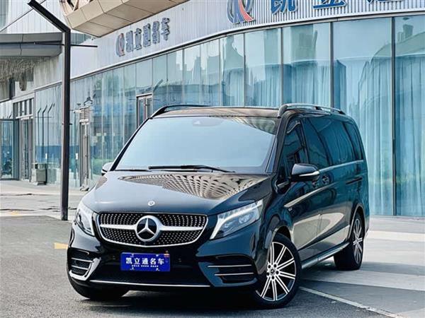 奔驰V级 2022款 V 260 L 长轴距豪华版