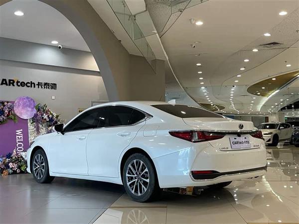 雷克萨斯ES 2021款 260 卓越版