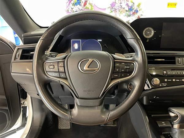 雷克萨斯ES 2021款 260 卓越版