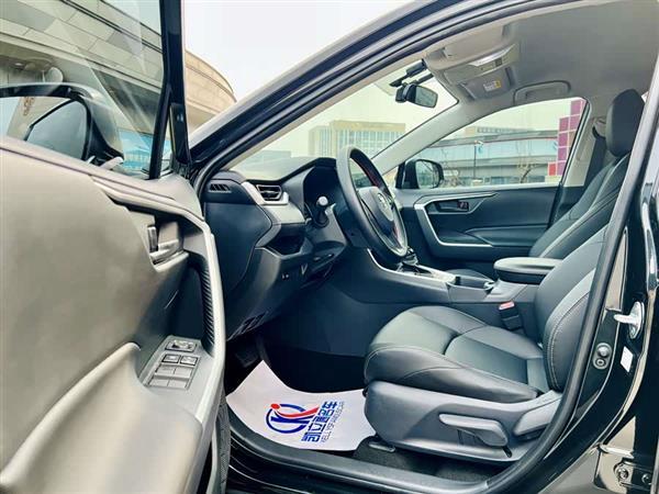 威兰达 2023款 2.0L CVT两驱领先版