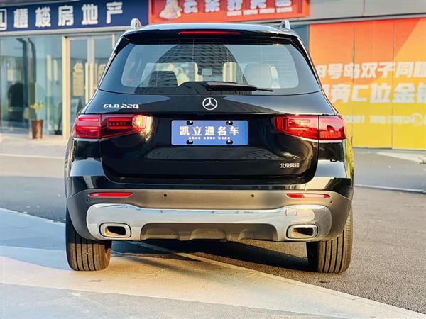 奔驰GLB 2024款 GLB 220 时尚型