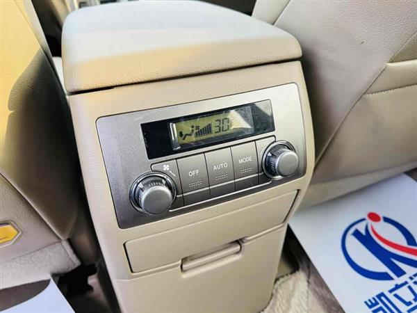 汉兰达 2012款 2.7L 两驱7座豪华版