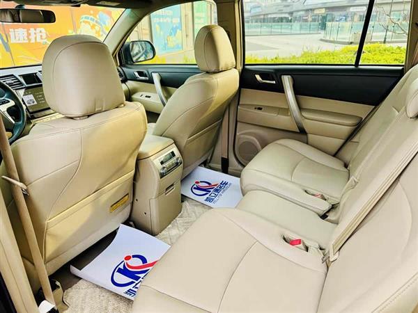 汉兰达 2012款 2.7L 两驱7座豪华版