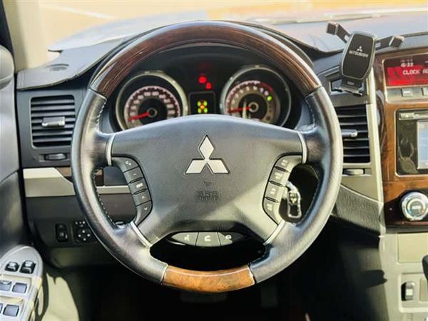 帕杰罗(进口)V97 2018款 3.8L 中东版