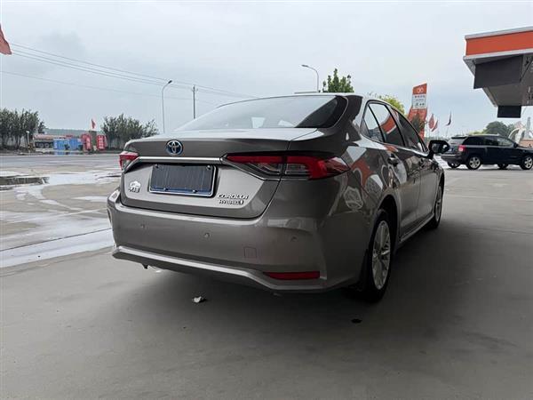 卡罗拉 2021款 双擎 1.8L E-CVT精英版